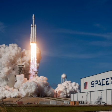 Lancio del Falcon Heavy di SpaceX dal Kennedy Space Center — Financial Markets Journa
