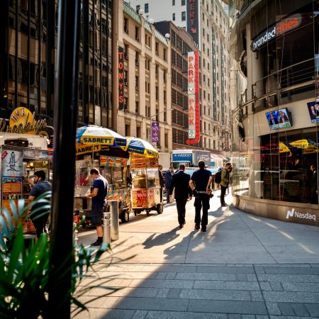 Times Square a New York, cuore simbolico di Wall Street e del Nasdaq dove debutta Bending Spoons il 1° luglio 2026
